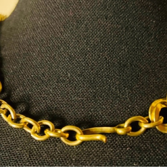 Vintage Monet Gold Tone Necklace - Picture 2 of 6